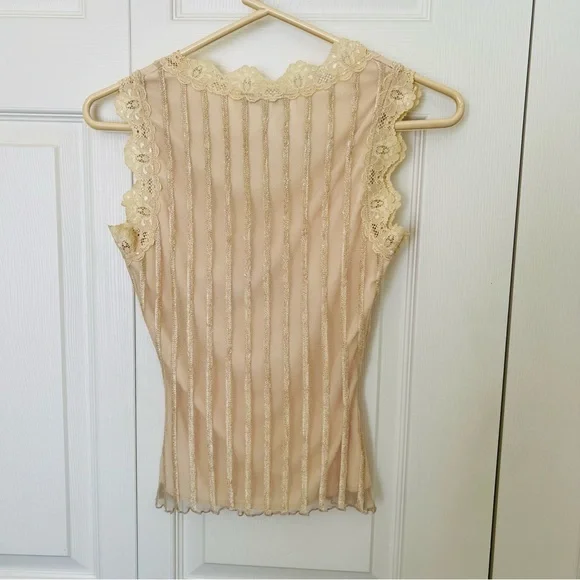 Elegant Cream Sleeveless Blouse - Picture 3 of 4